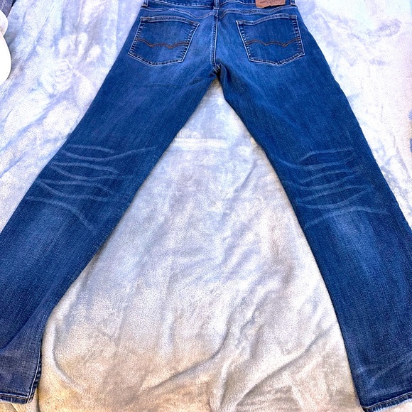 American Eagle Extreme flex original straight jeans. Size 32w and 32 inseam - Picture 2 of 7